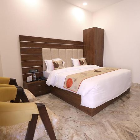 Guru Kripa Sadan Hotel Vrindavan Luaran gambar