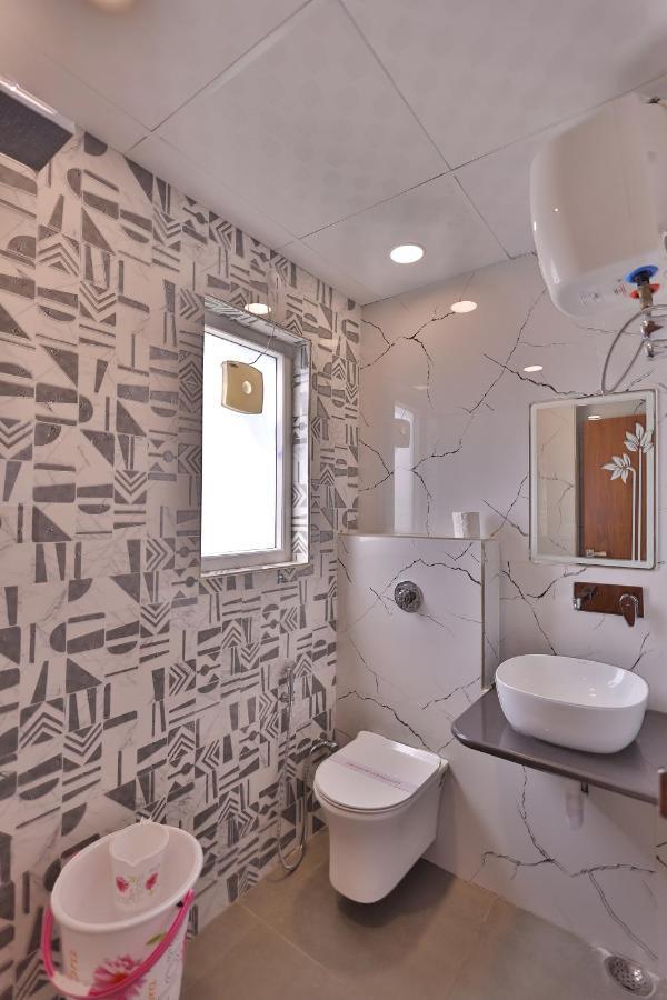 Guru Kripa Sadan Hotel Vrindavan Luaran gambar