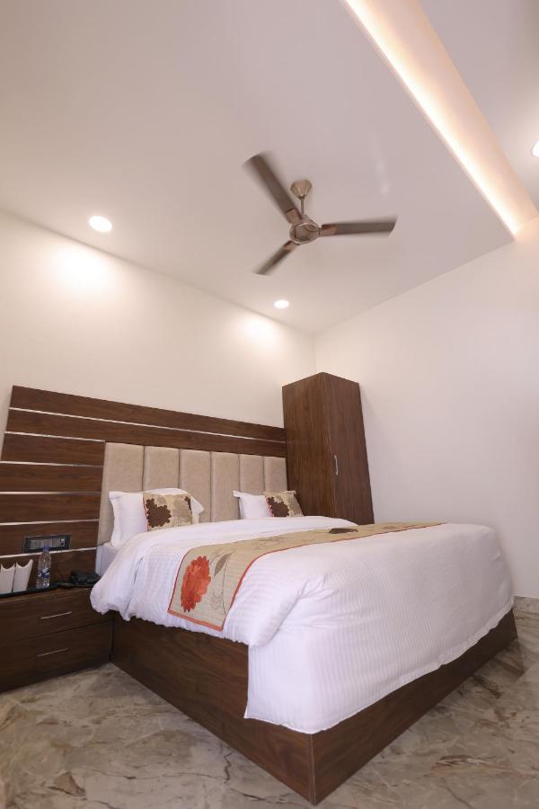 Guru Kripa Sadan Hotel Vrindavan Luaran gambar