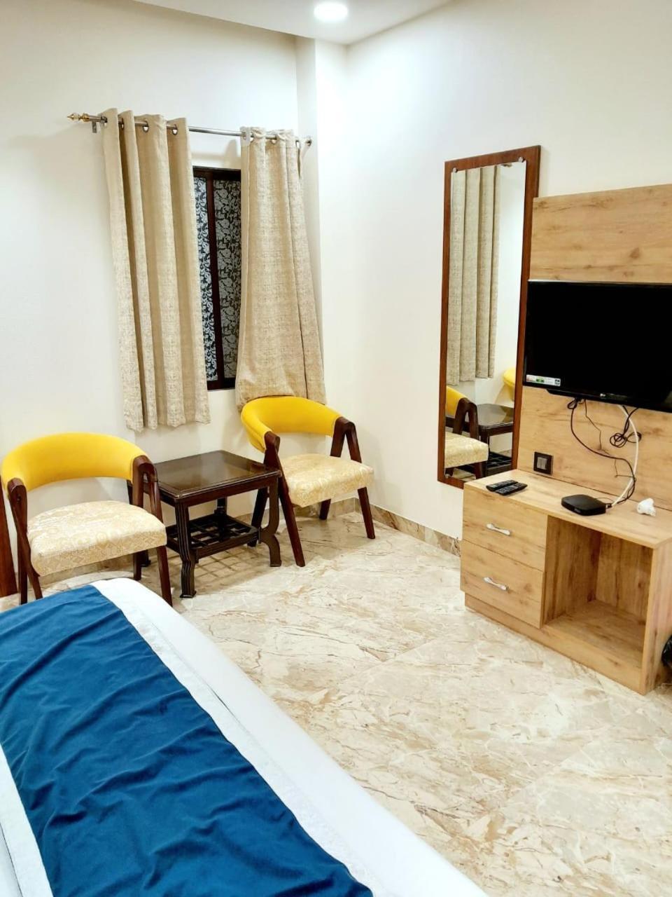 Guru Kripa Sadan Hotel Vrindavan Luaran gambar
