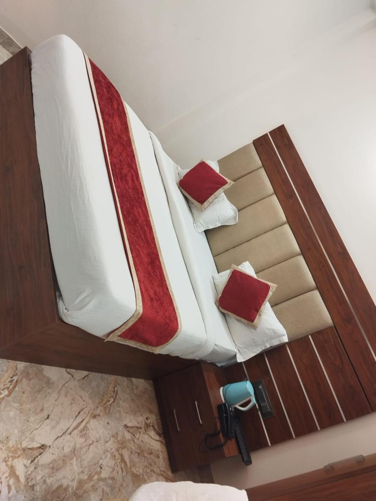 Guru Kripa Sadan Hotel Vrindavan Luaran gambar