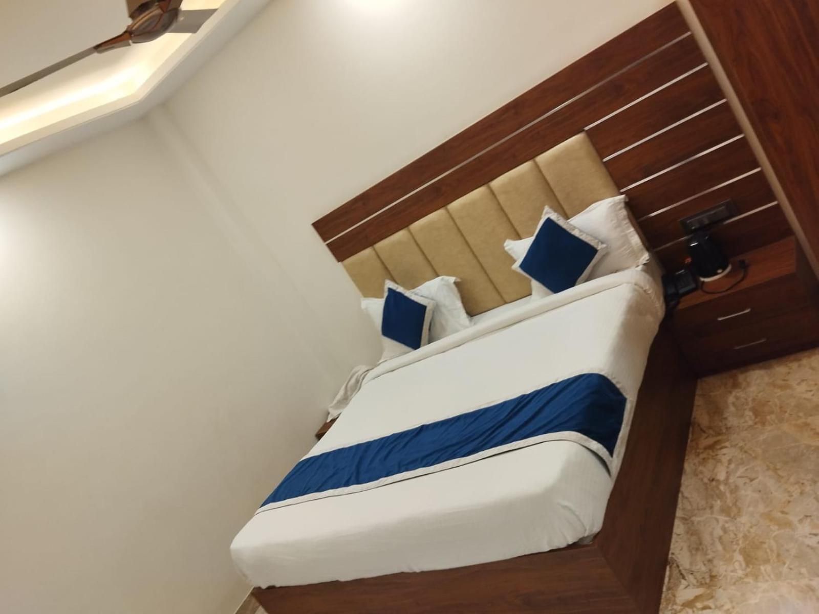 Guru Kripa Sadan Hotel Vrindavan Luaran gambar